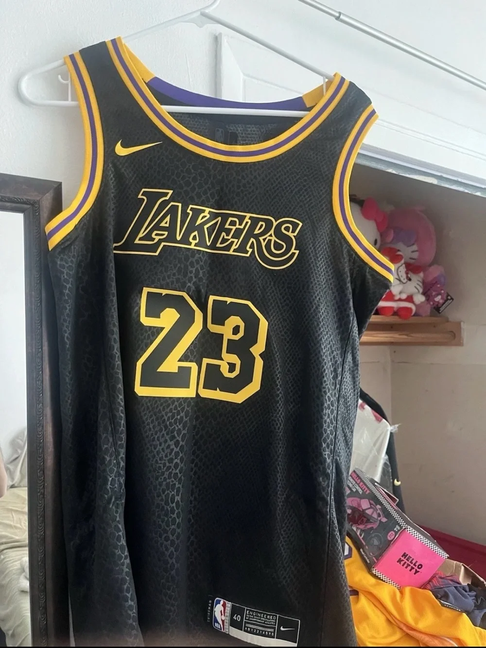 10 Los Angeles Lakers LeBron James Nike Swingman Jersey Bundle Size SMALL (40)